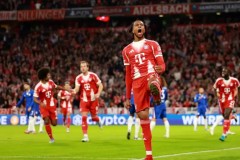 欧冠小组赛首战：曼城2-0那不勒斯，德布劳内助力球队胜利