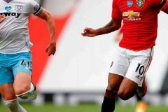 这都没进！利物浦反击3打3，萨拉赫后点半空门爆射中柱